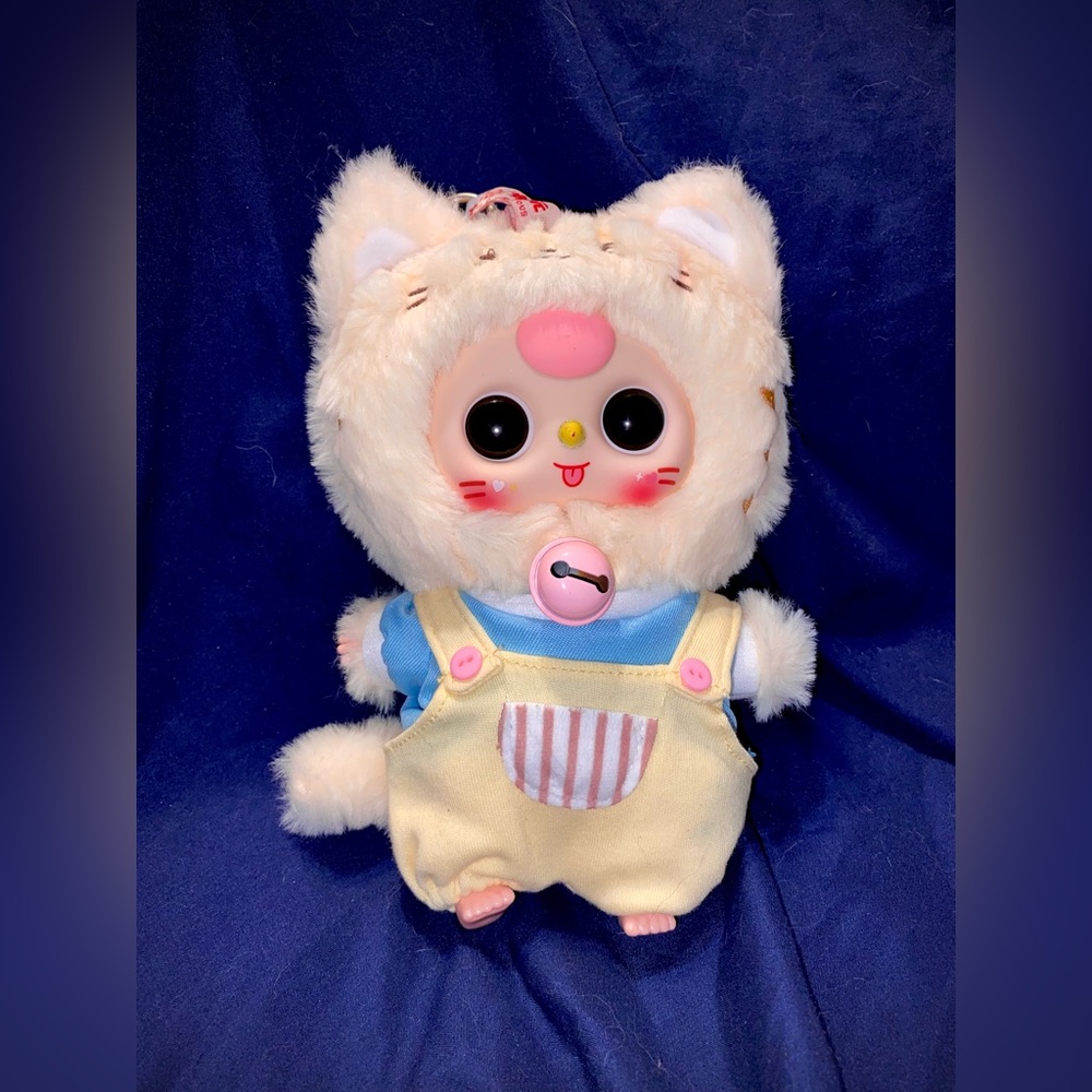 Baby Three Kitten Wardrobe Keychain Bag Charm BB3